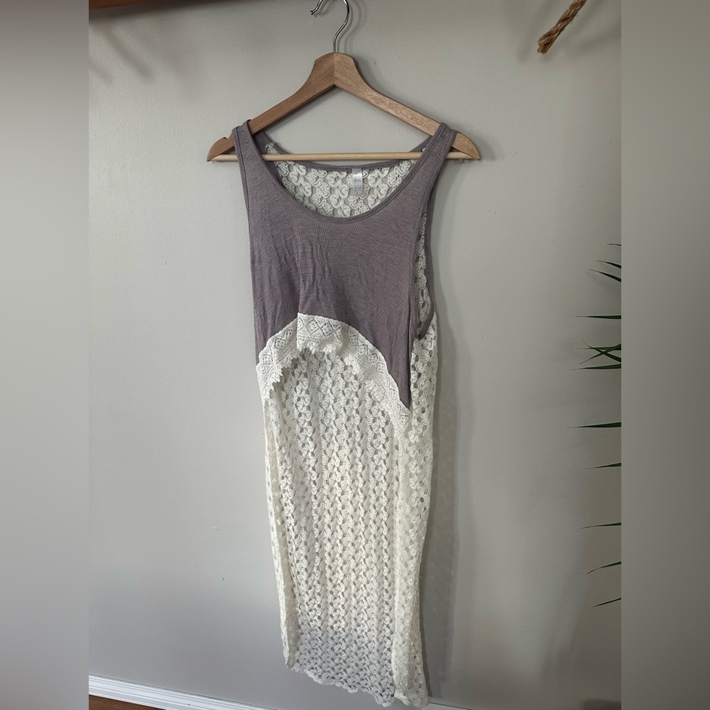 Elegant Lace Dress in Cream and Gray